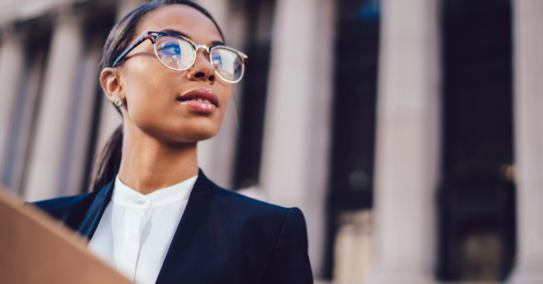 Legal and Financial Advice in Relationships: Navigating Toxic Waters