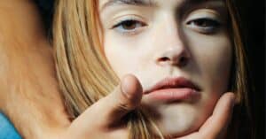 Relationship Red Flags: 15 Warning Signs You Can’t Ignore Anymore